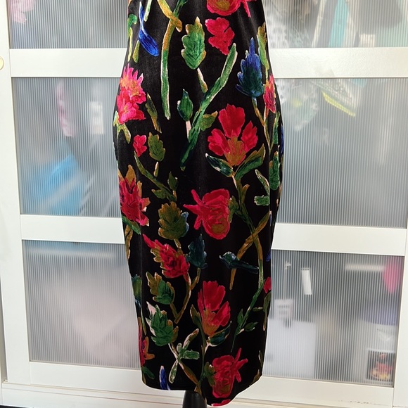 Zara Floral Velvet Midi Short Sleeve Dress Size Large - Picture 4 of 7